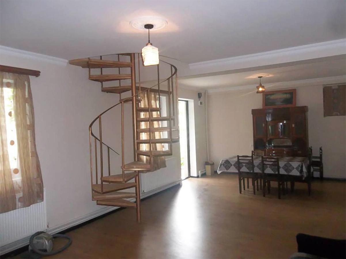 Hotel Nini Kazbegi Esterno foto