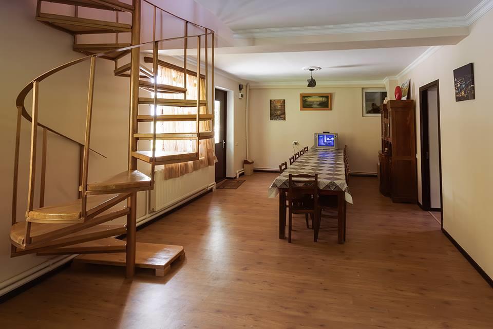 Hotel Nini Kazbegi Esterno foto